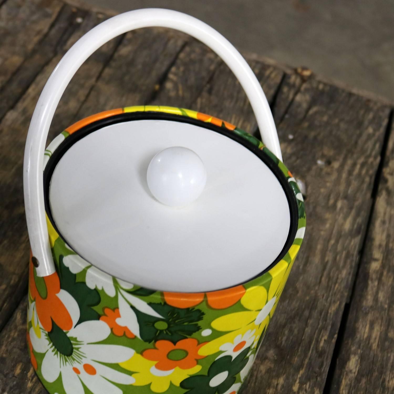 Mid-Century Modern Daisy Ice Bucket by Jack Frost Orange Green Yellow White In Good Condition In Topeka, KS