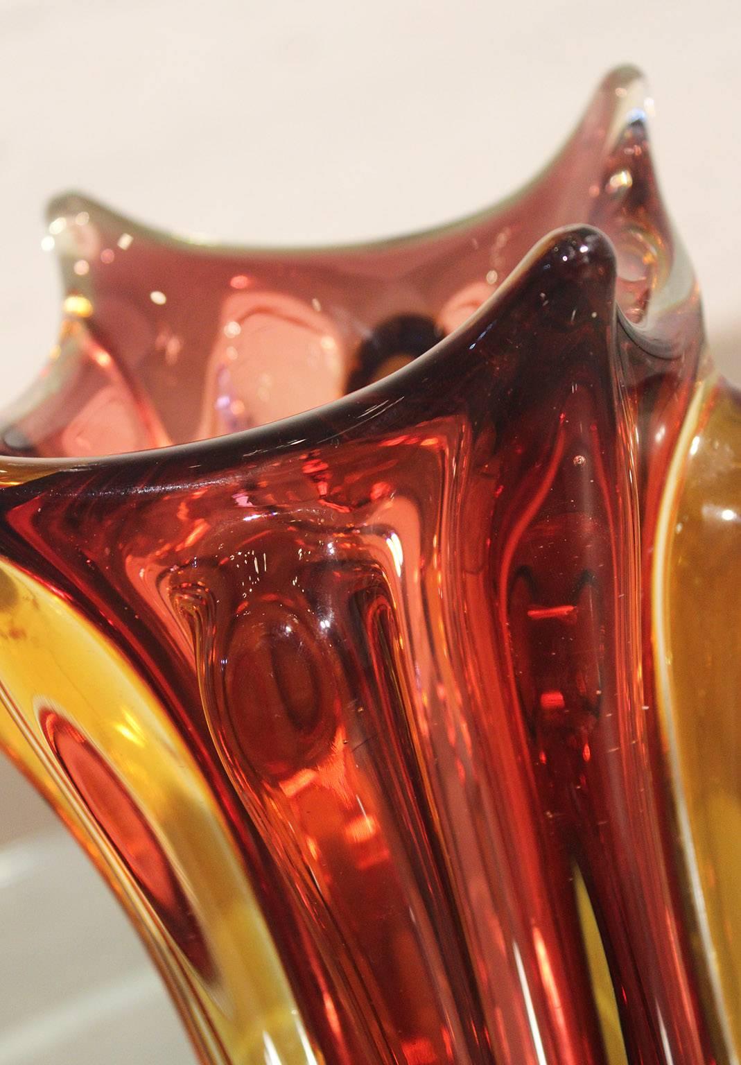 Vintage Mid 20th Century Italian Murano Glass Sommerso Vase 2