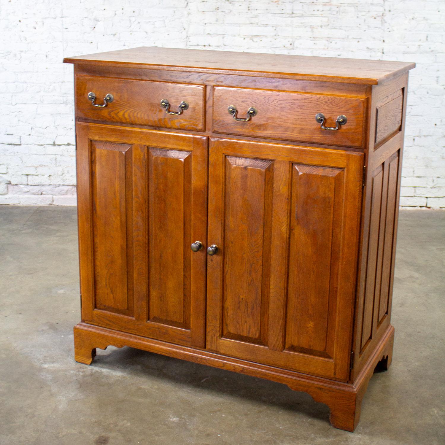Georgian Style Oak Sideboard Chestnut Creek 100 Yr Anniversary Edition by Keller For Sale 6