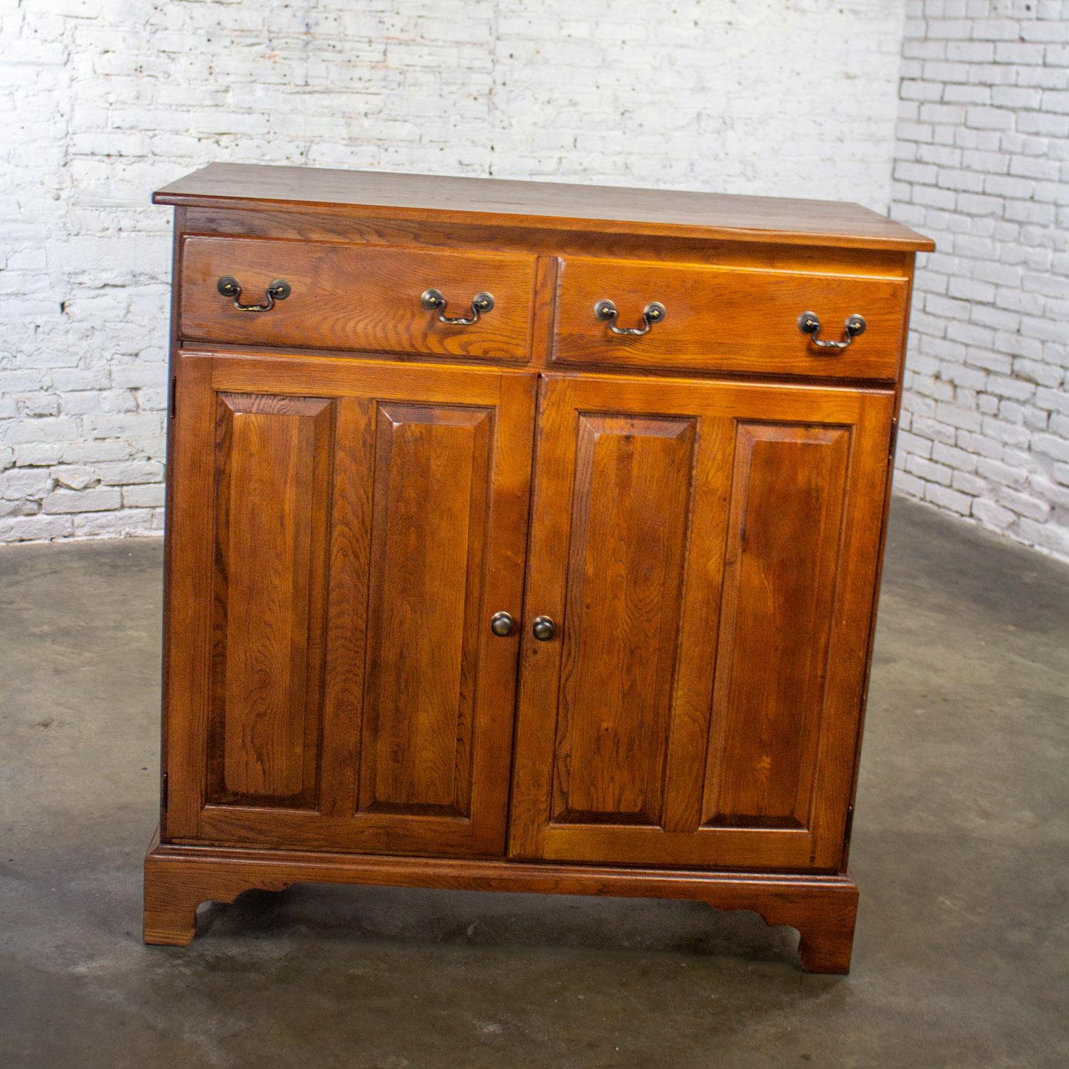 Georgian Style Oak Sideboard Chestnut Creek 100 Yr Anniversary Edition by Keller For Sale 10