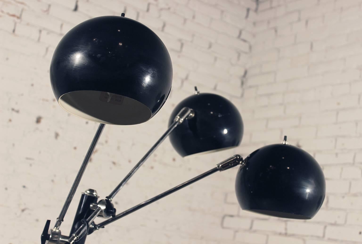Mid-Century Modern Robert Sonneman Style Triennale Orbiter Ball Floor Lamp in Black