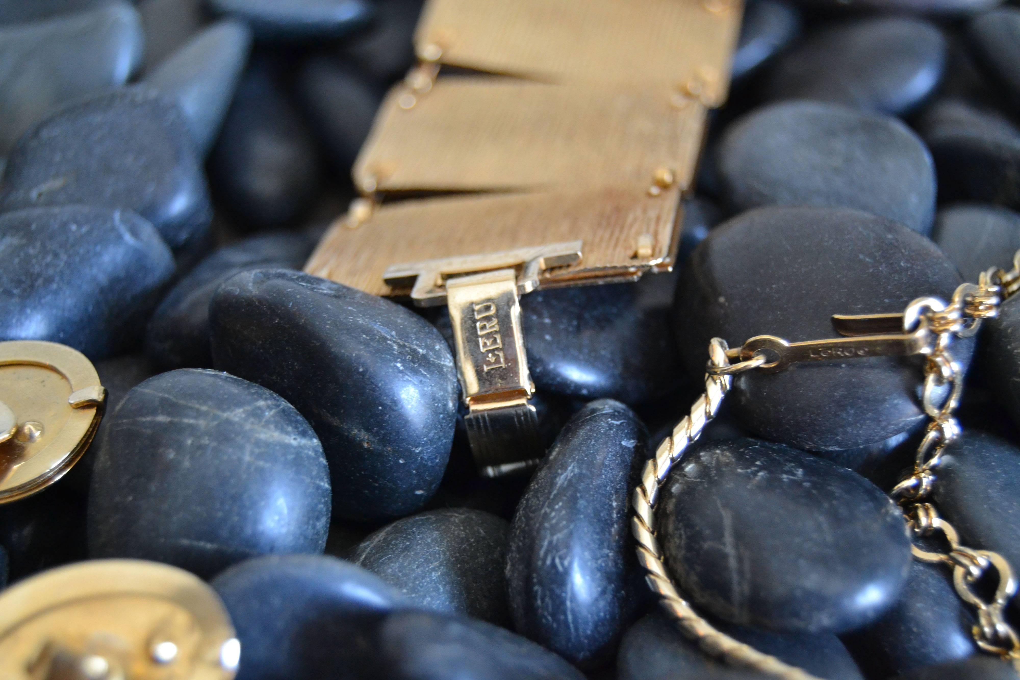 Leru Vintage Goldtone, Rhinestone Necklace Bracelet and Earrings Parure Set In Good Condition For Sale In Topeka, KS