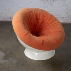 Chaise « Mod Ball » de style « Space Age », datant du milieu du XXe siècle, inspirée de la chaise « Girasole » de Luciano Frigerio
