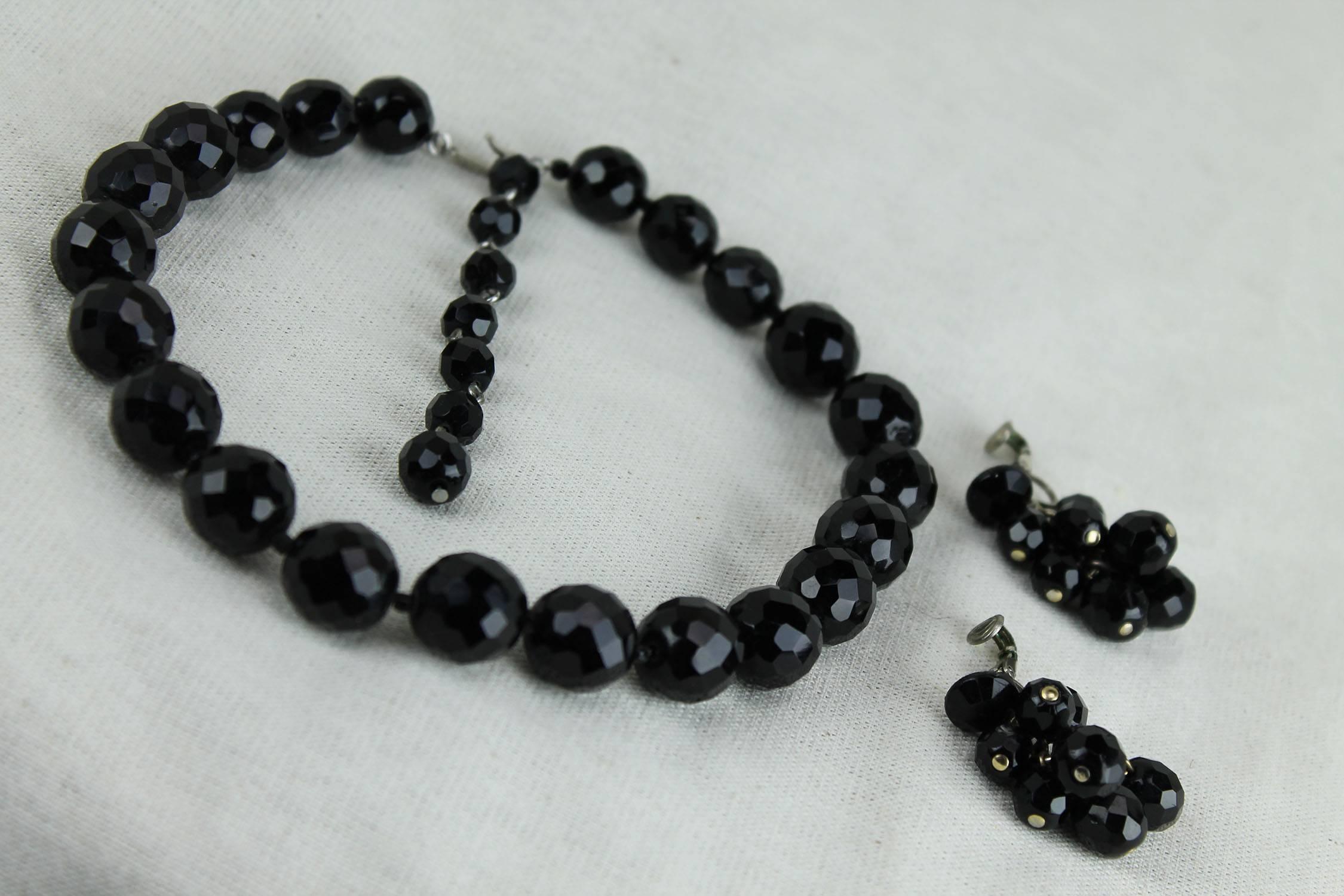 20th Century Vintage Hobé Jet Black Faceted Glass Bead Choker Necklace and Dangle Earrings