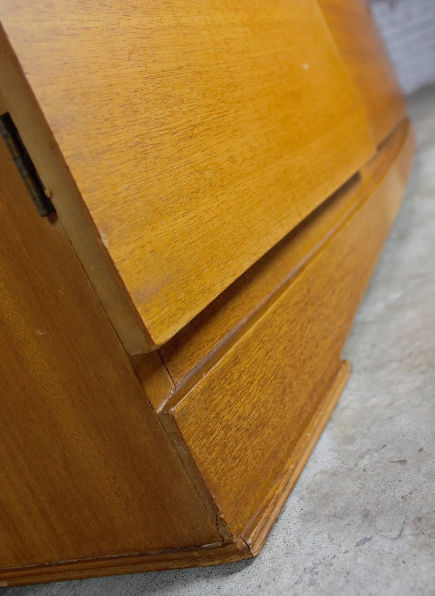 Vintage Mid-Century Modern Mahogany Bow Front Buffet Cabinet 2