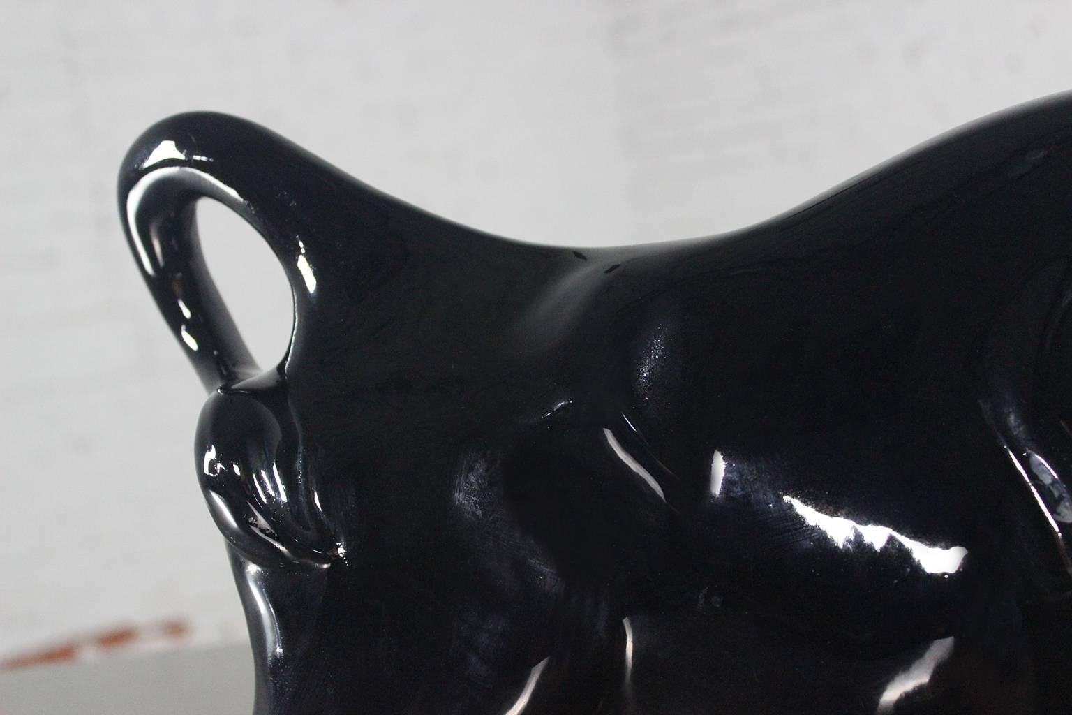 Large Royal Haeger Style Black and Gold Vanguard Studios Figural Ceramic Bull In Excellent Condition In Topeka, KS