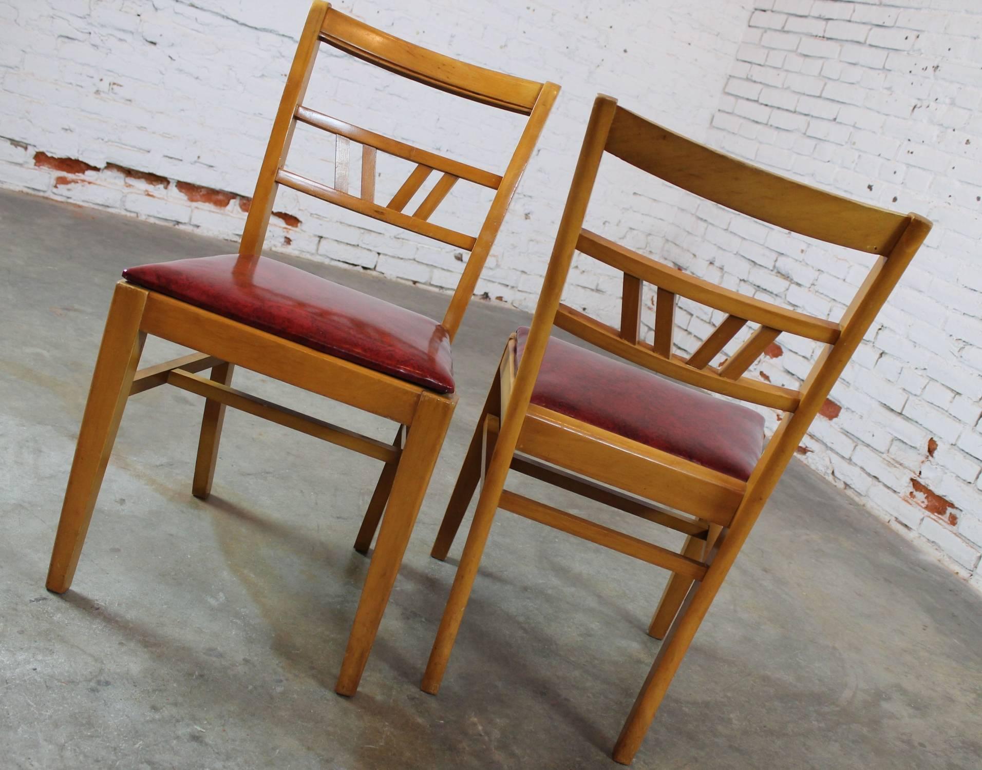 Vintage Mid-Century Light Mahogany Dining Chairs Set of Eight In Good Condition In Topeka, KS