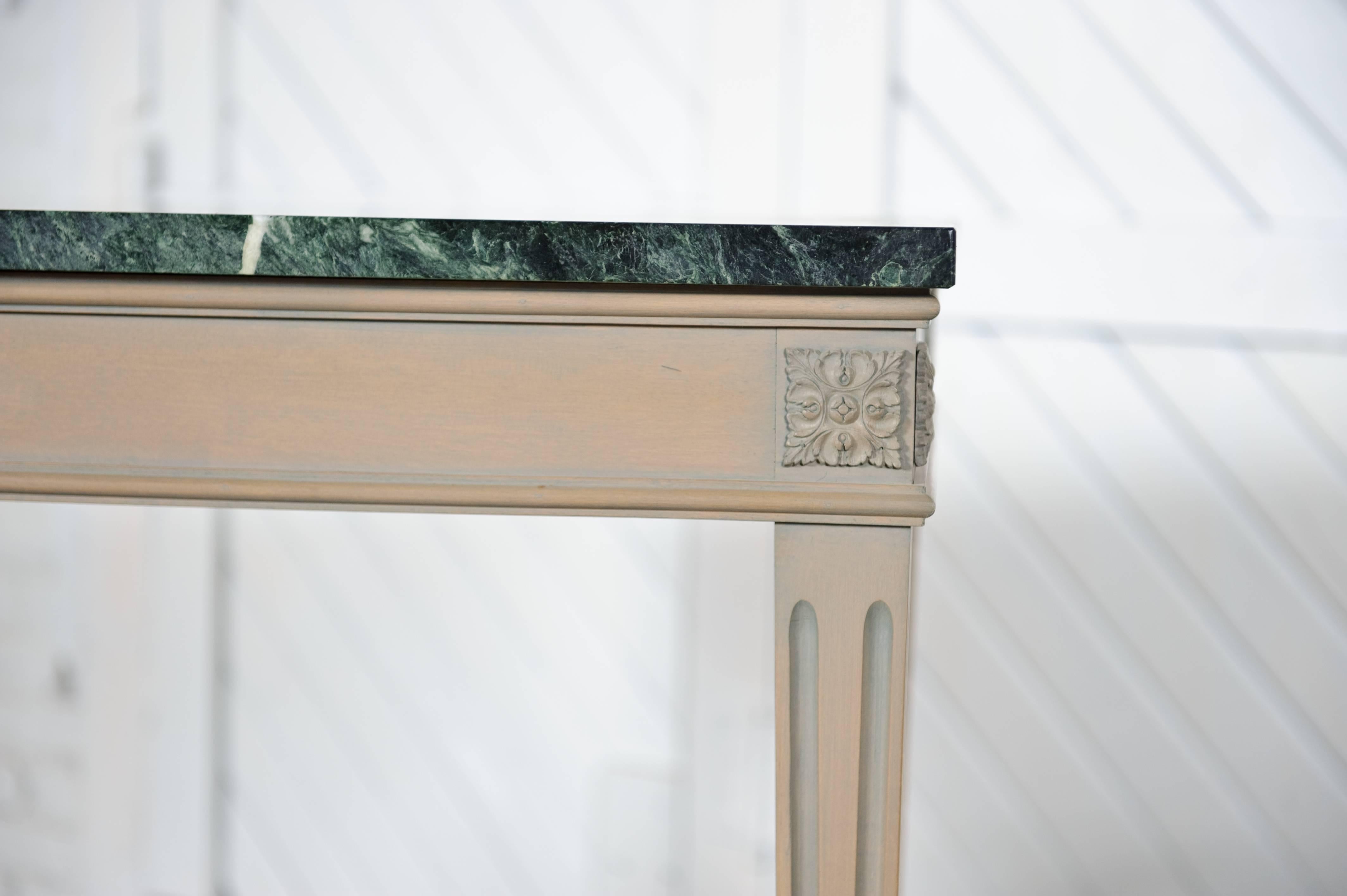 Vintage Pair of Neoclassical Marble-Top End or Side Tables In Good Condition In Topeka, KS