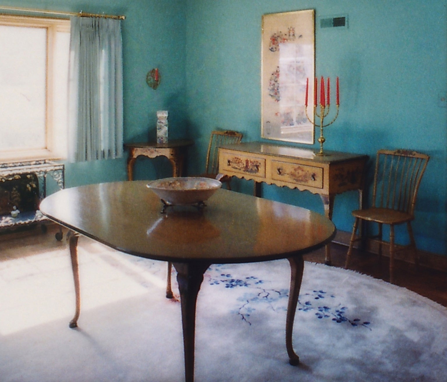 Antique Chinoiserie Hand Painted Oval Dining Table With Cabriole