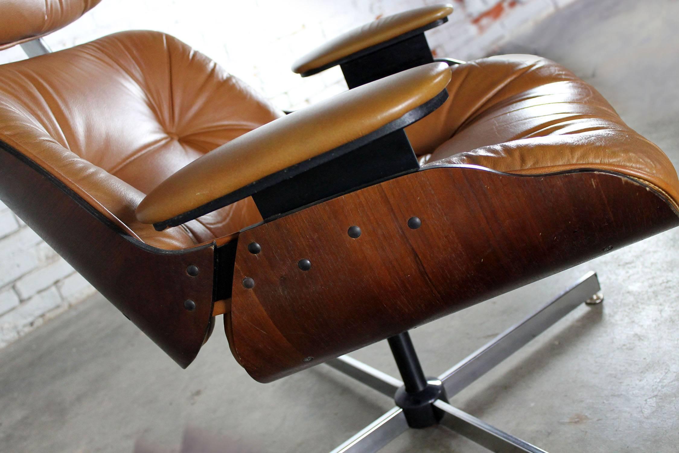 Mid-Century Modern design Classic Plycraft lounge chair and ottoman in wonderful vintage condition.

Such a great comfy chair and ottoman!! Although this Plycraft lounge chair and ottoman are deemed knock-offs of the Eames lounge chair and