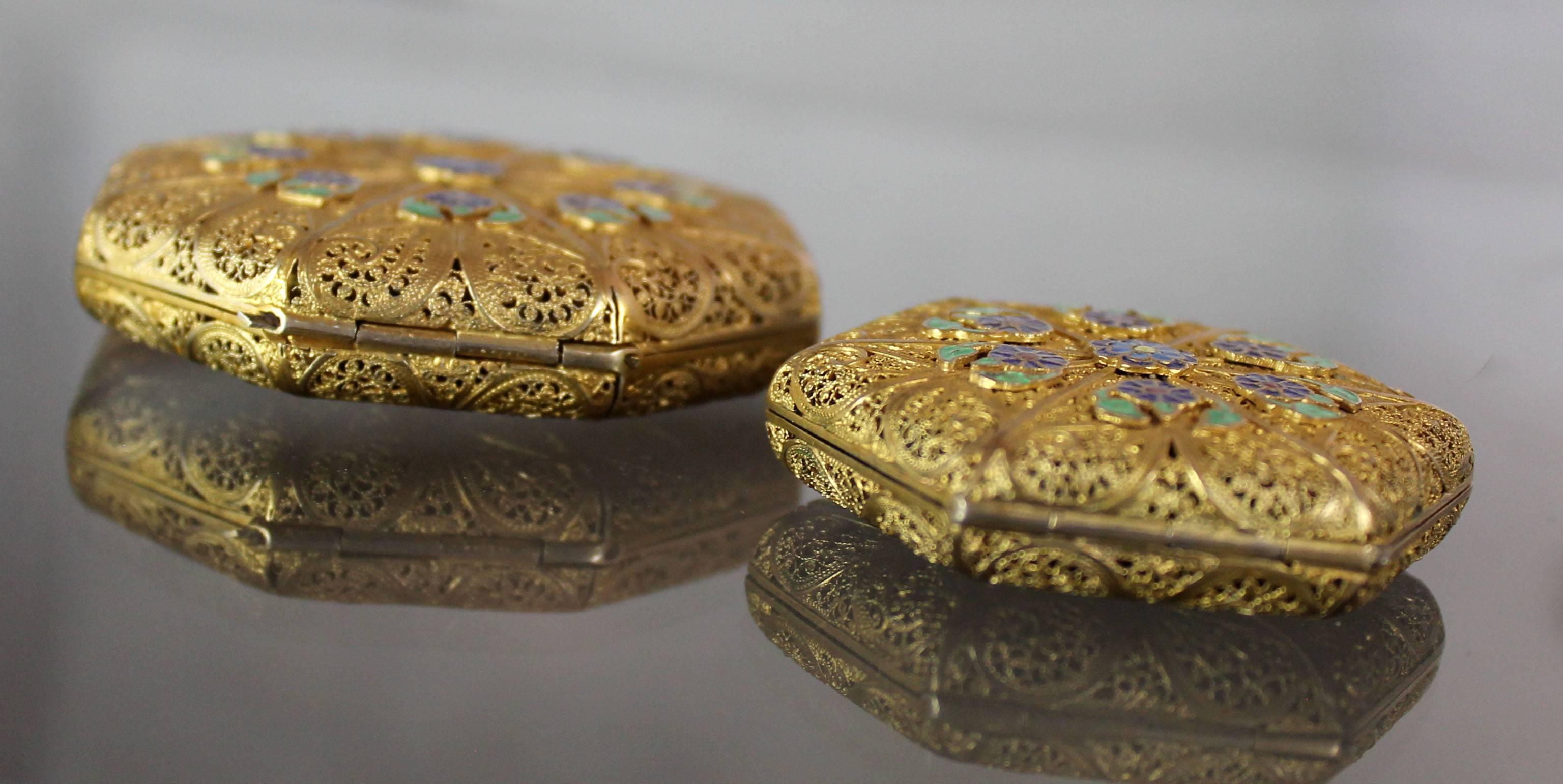 Pair of Octagon Compacts Vermeil Filigree Hallmarked & Enameled Flower Applique In Good Condition In Topeka, KS