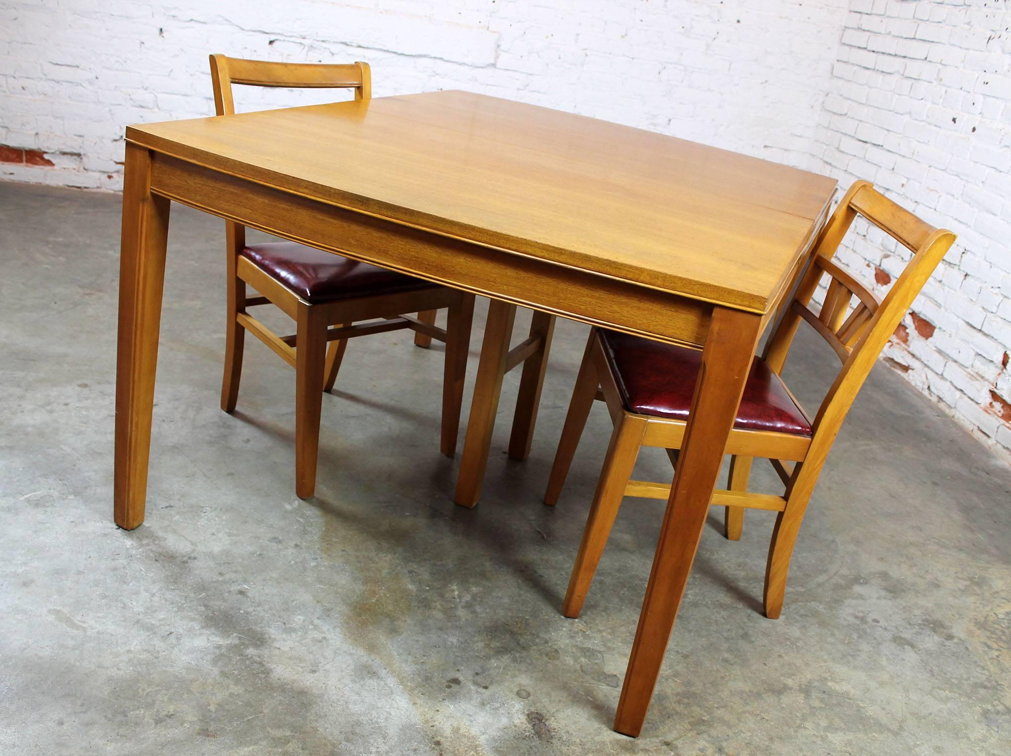 Vintage Mid-Century Modern Mahogany Dining Table For Sale 3