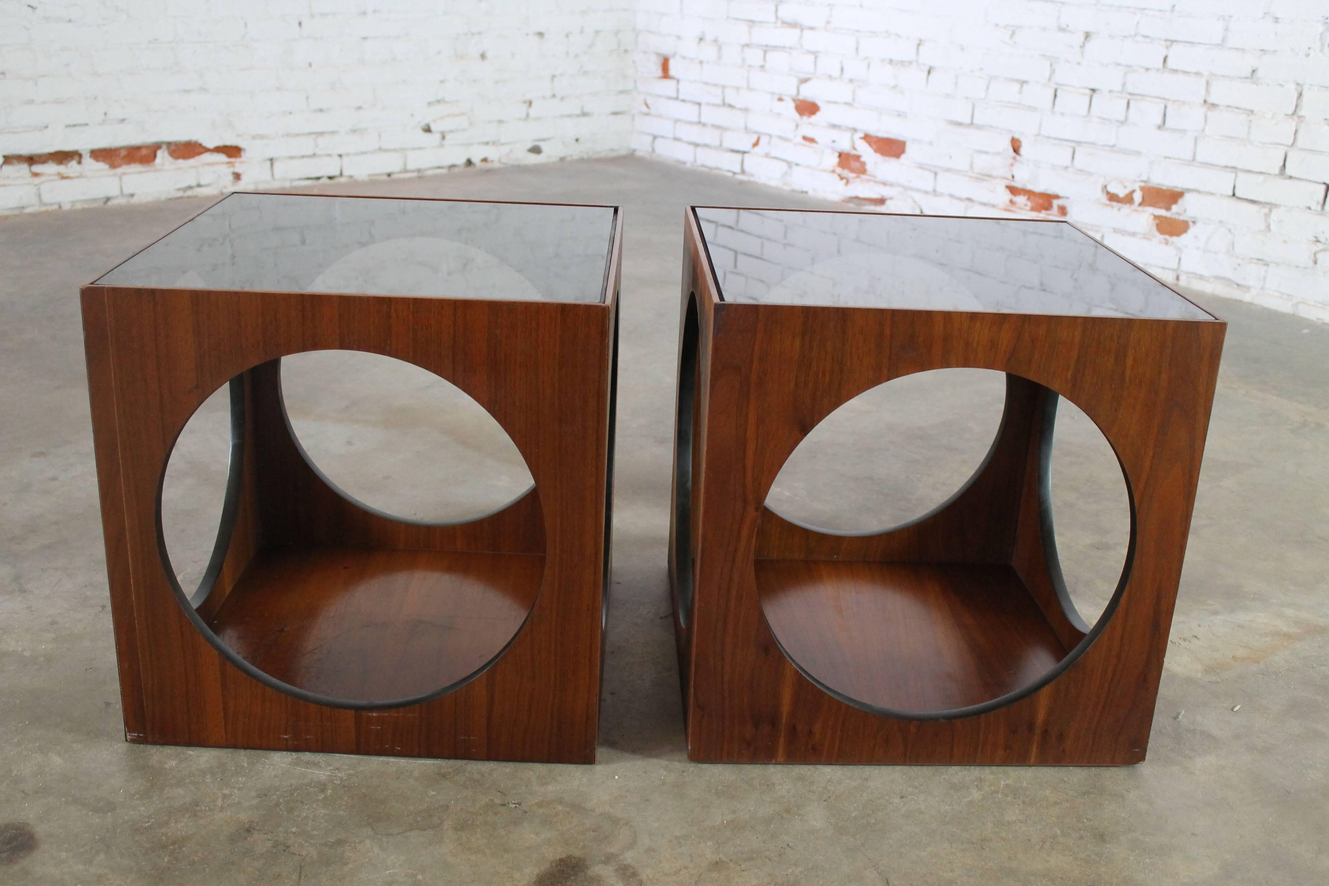 Mid-Century Modern Vintage Pair of Mid-Century Lane Cube Tables