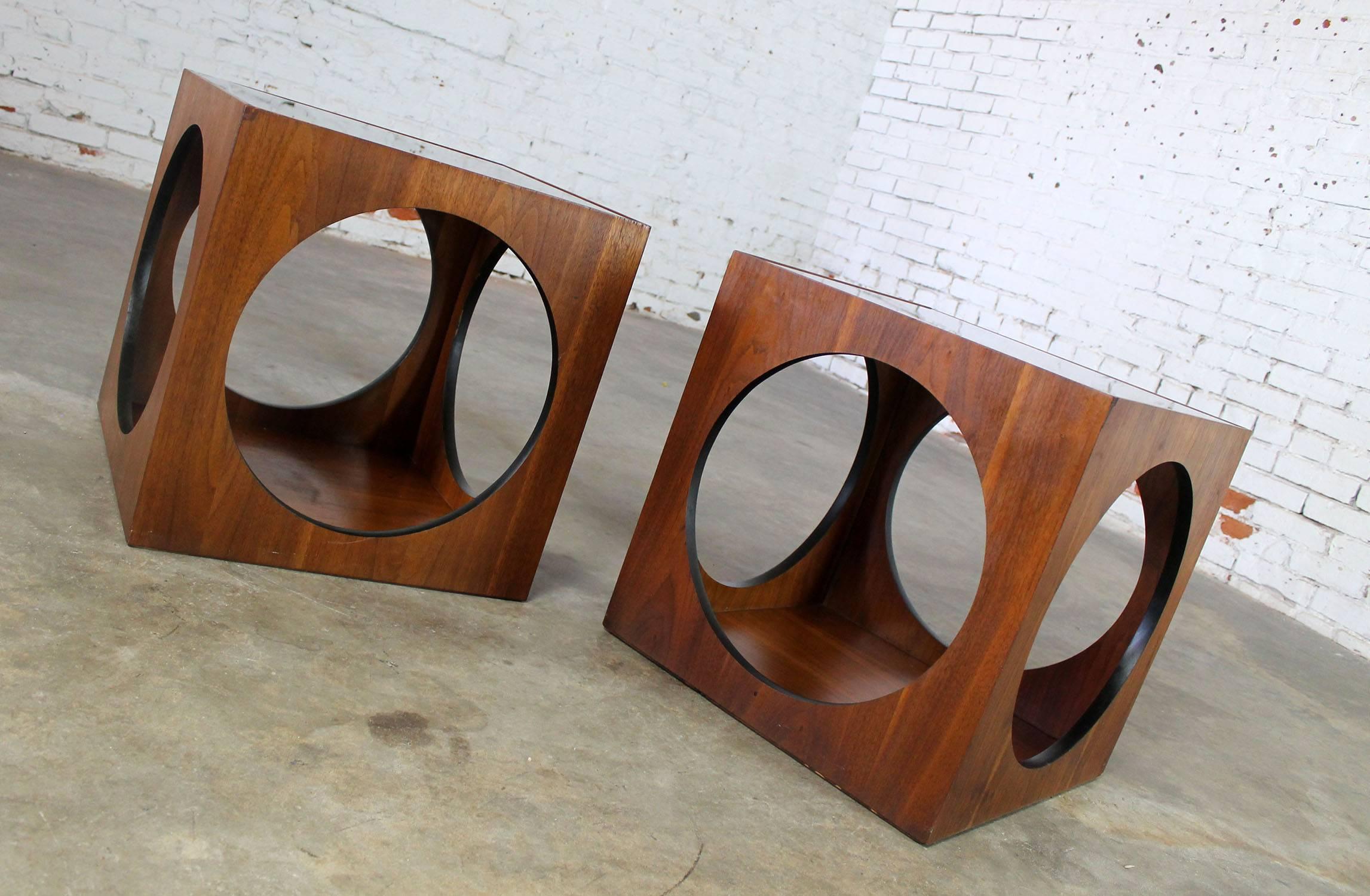 Vintage Pair of Mid-Century Lane Cube Tables In Good Condition In Topeka, KS