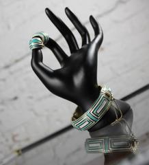 Vintage Crown Trifari Emaille Scharnier Armband und Clip Ohrringe Demi Parure Set