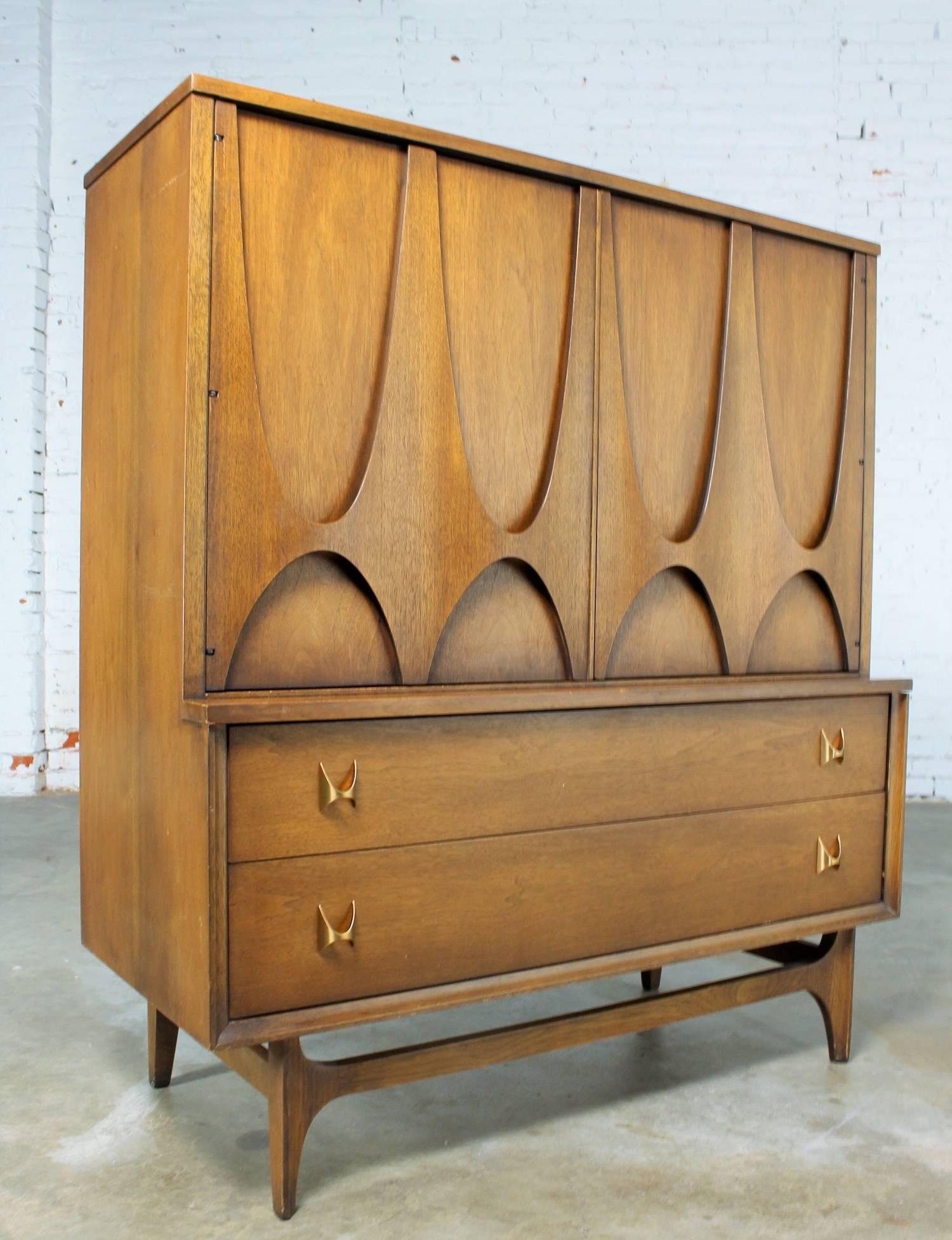 broyhill brasilia gentleman's chest