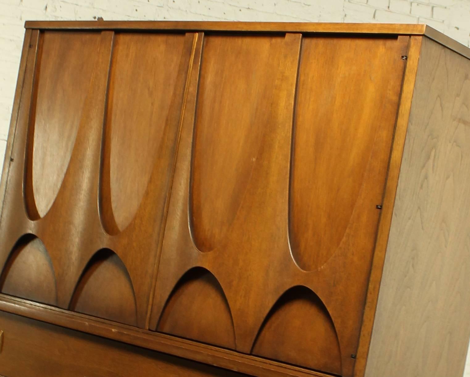 Mid-Century Modern Broyhill Brasilia 6130-41 Door Chest, Gentleman’s Chest In Good Condition In Topeka, KS