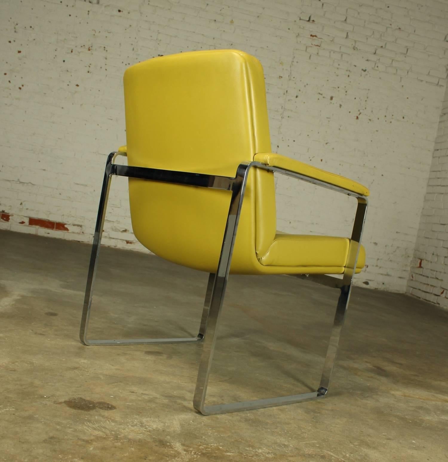 Vintage Mid-Century Modern Chromcraft-Style Chrome Flat-Bar Chair In Good Condition In Topeka, KS