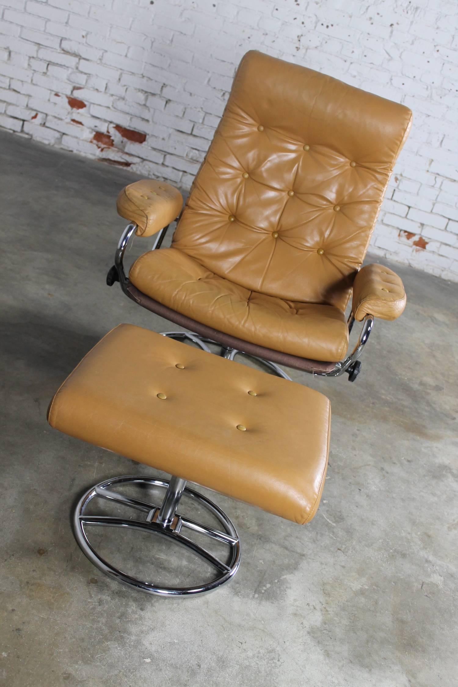 Scandinavian Modern Ekornes Style Stressless Reclining Lounge Chair and Ottoman 2