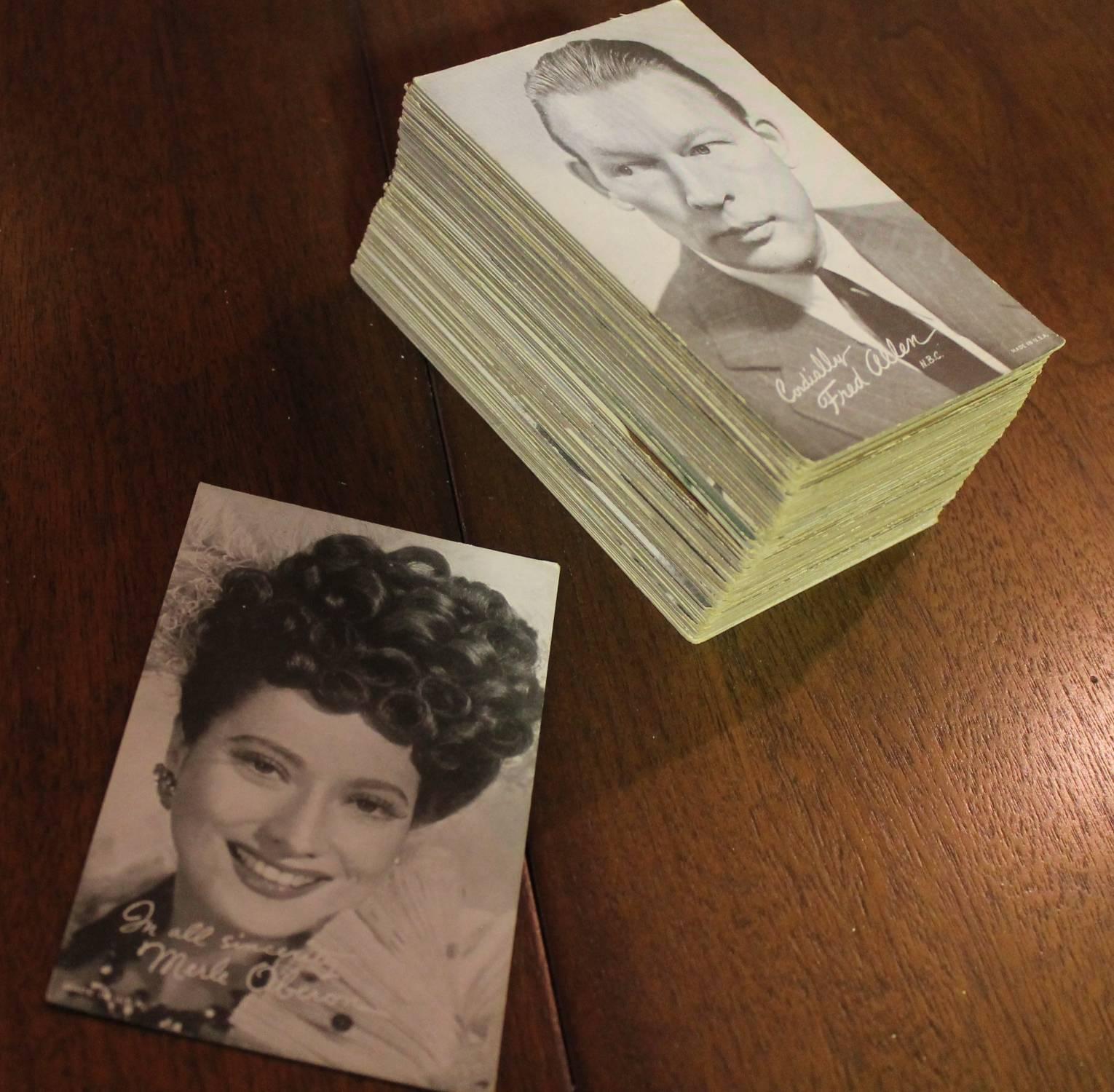 Collection of 95 Vintage Movie Star Penny Arcade Trading Cards In Good Condition In Topeka, KS