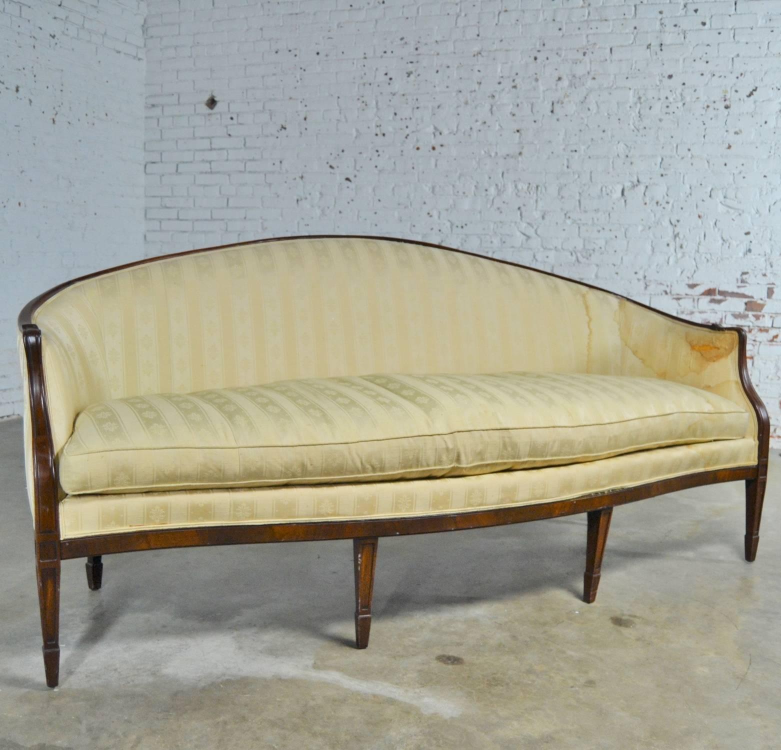 Vintage Hickory Chair Company Regency style mahogany frame sofa with spring down cushion. This listing is for the frame only of this circa 1967 sofa as you can see the fabric is threadbare and stained; however, the frame is very solid.

What a