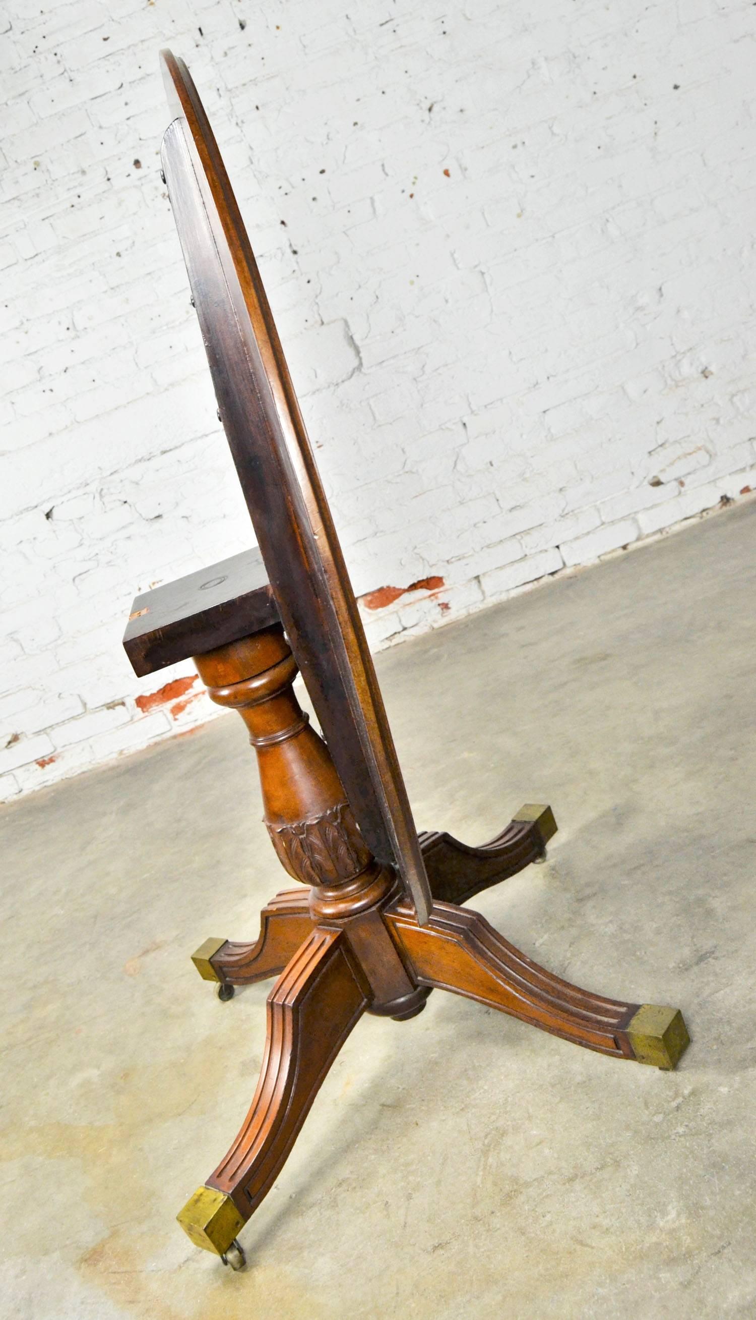 Classical Regency Carved Mahogany Round Tilt-Top Breakfast or Center Table In Good Condition In Topeka, KS
