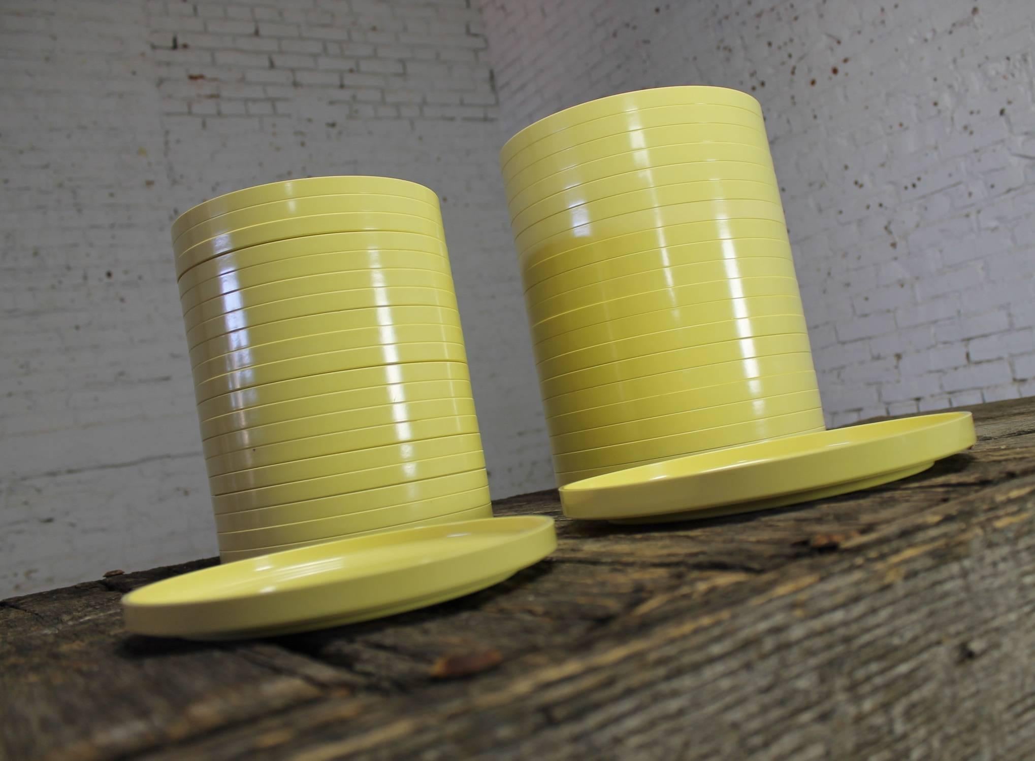 heller vignelli dinner plates