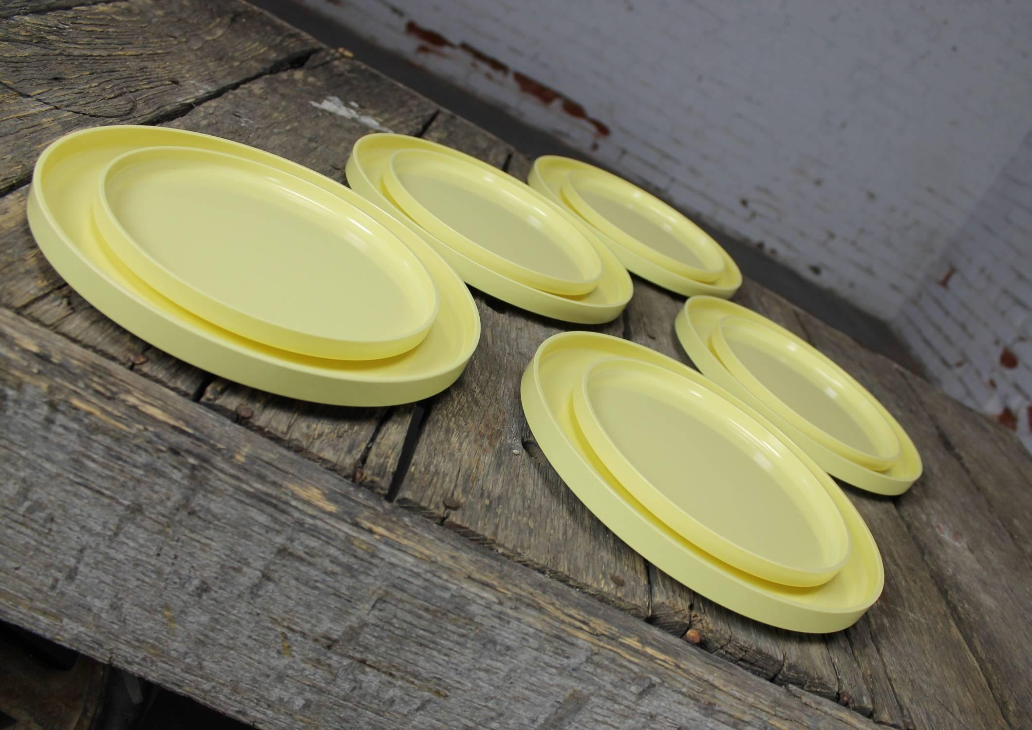 20th Century Massimo Vignelli Heller Dinnerware 20 Large Plates and 20 Small Plates Yellow