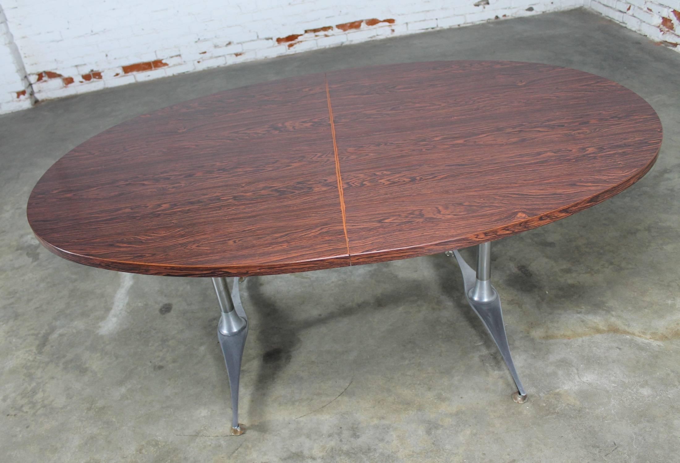 Mid-Century Dinette Set, Oval Double Pedestal Table with Six Swivel Chairs In Fair Condition In Topeka, KS