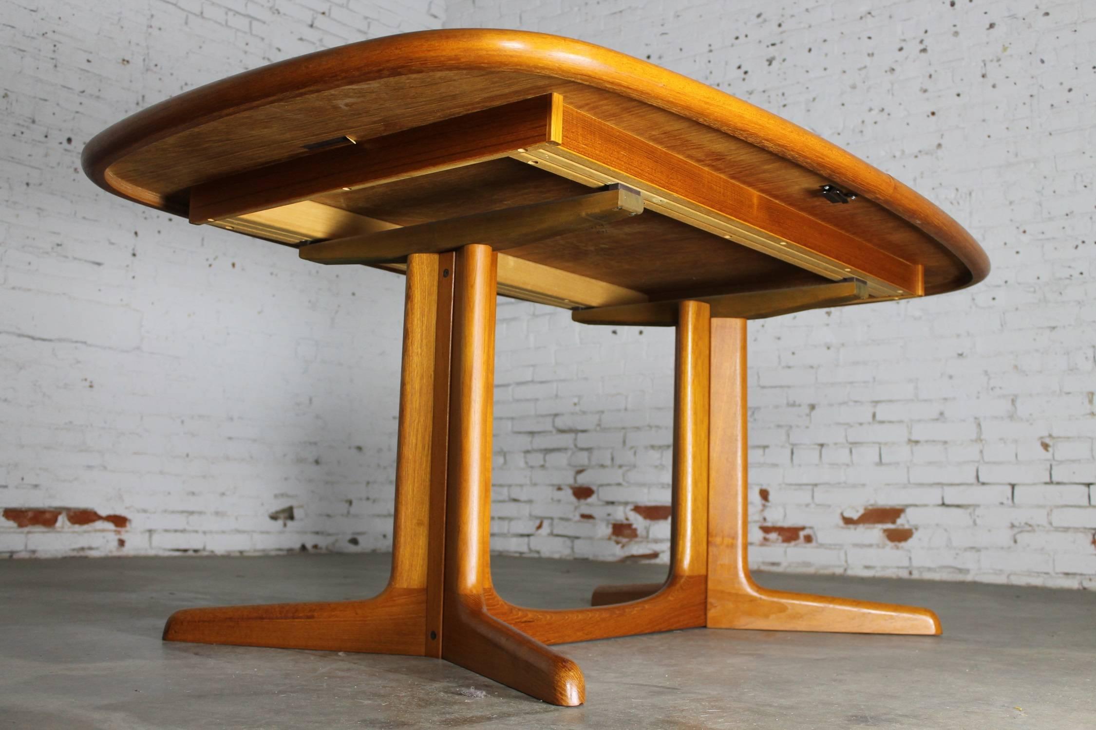 Scandinavian Modern Gudme Mobelfabrik Teak Expanding Dining Table Vintage Danish Mid-Century Modern
