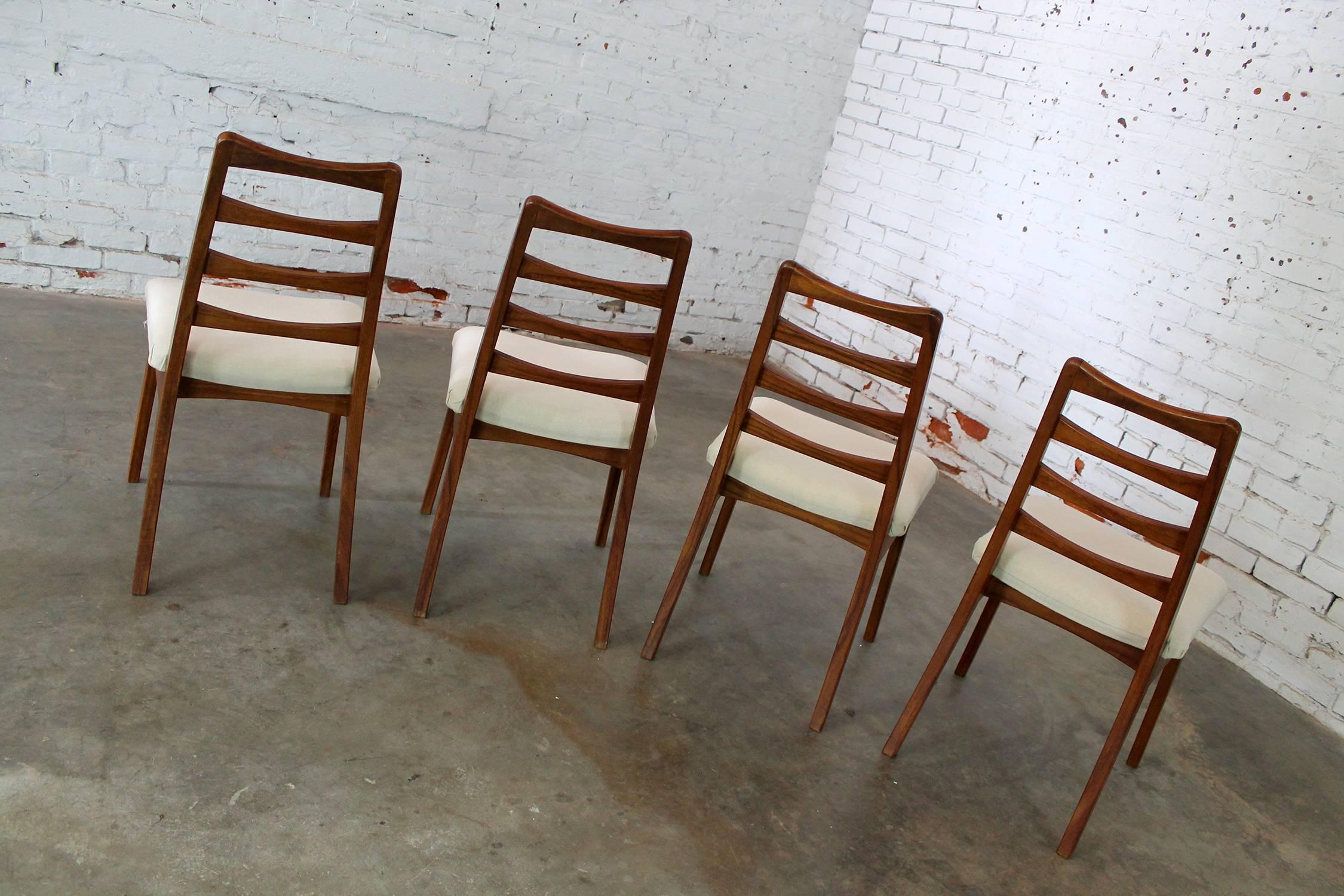 Rosewood Ladderback Dining Chairs Vintage Mid-Century Modern Set of Four 3