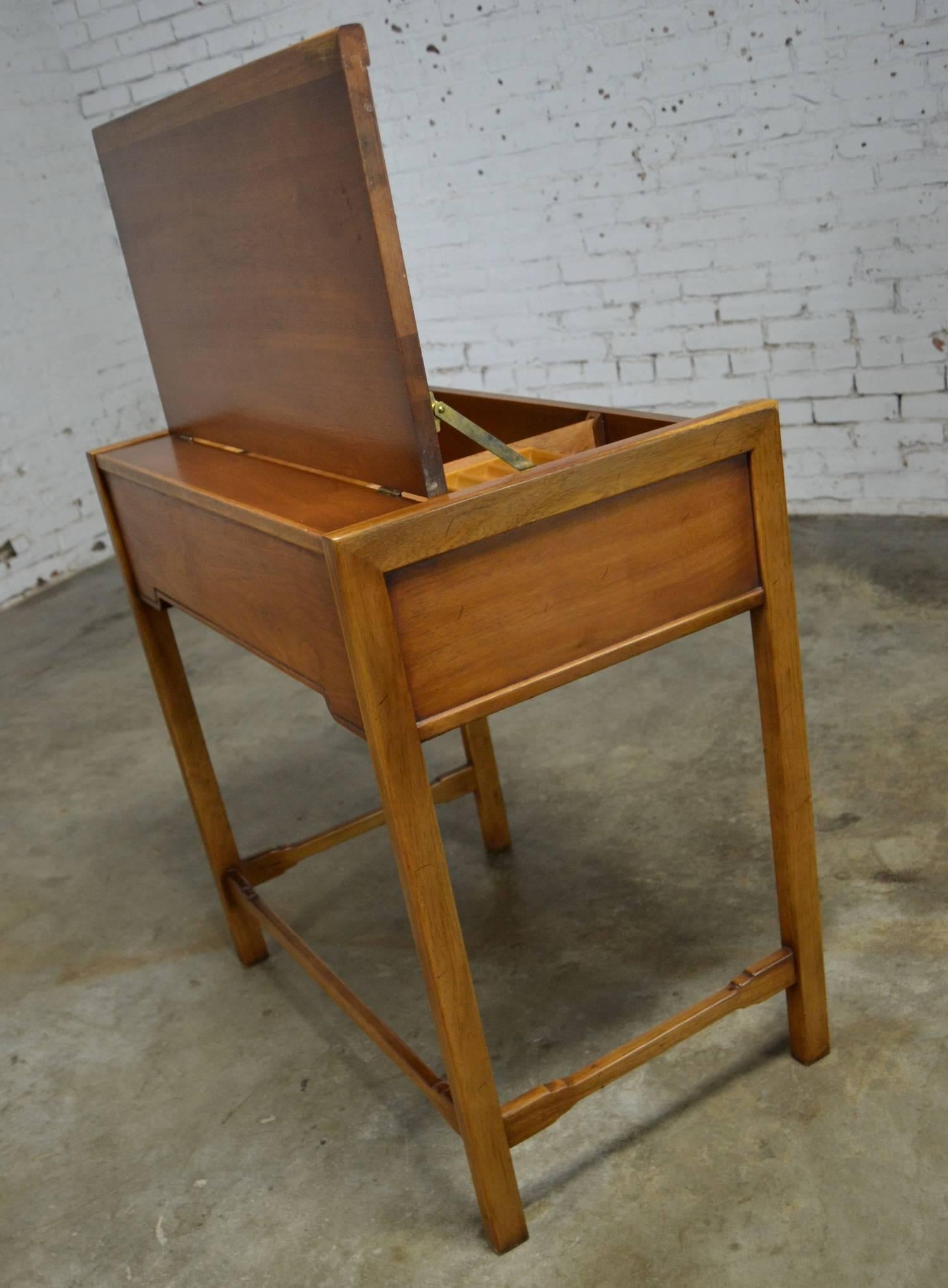 vintage drexel vanity