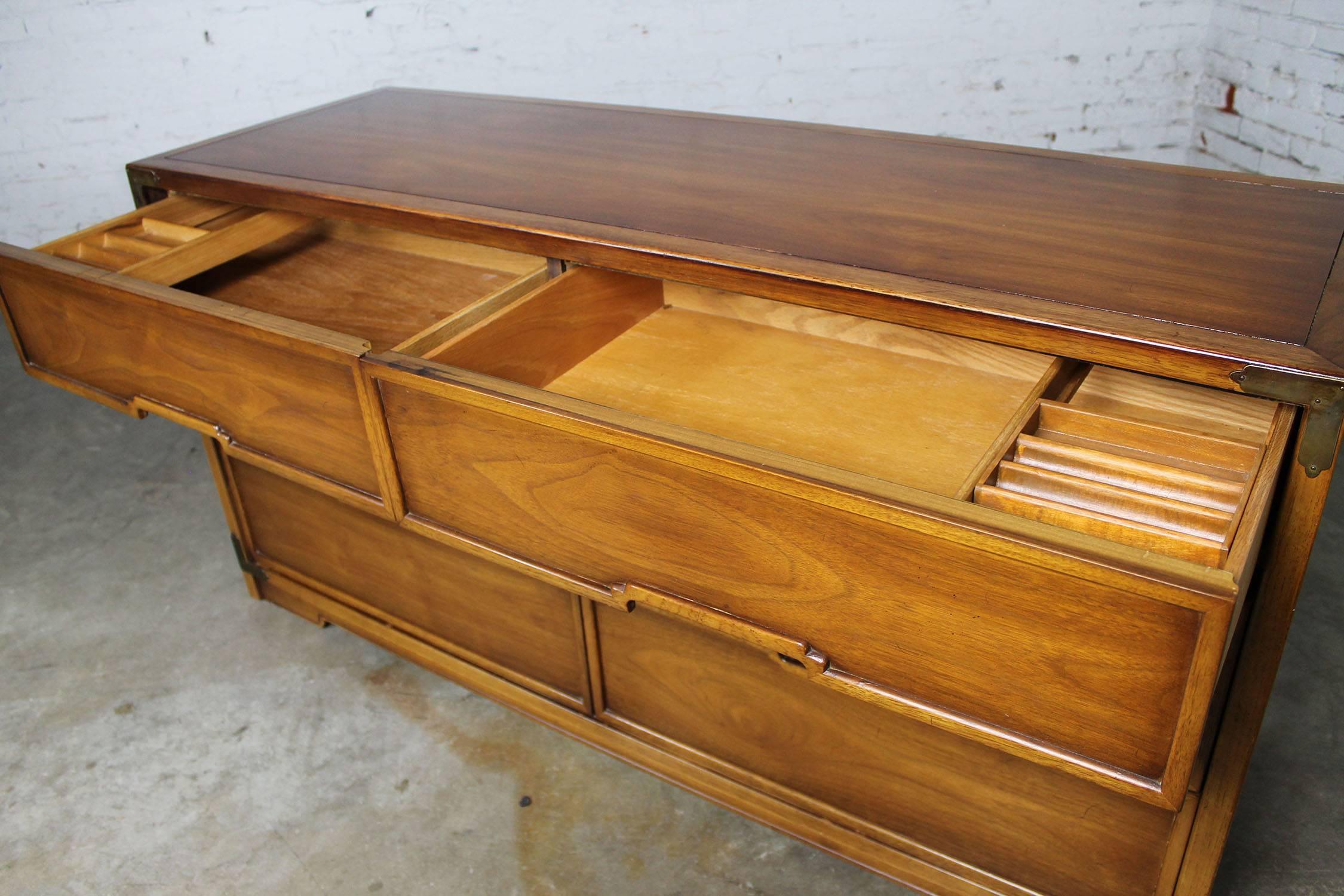 vintage drexel chest of drawers