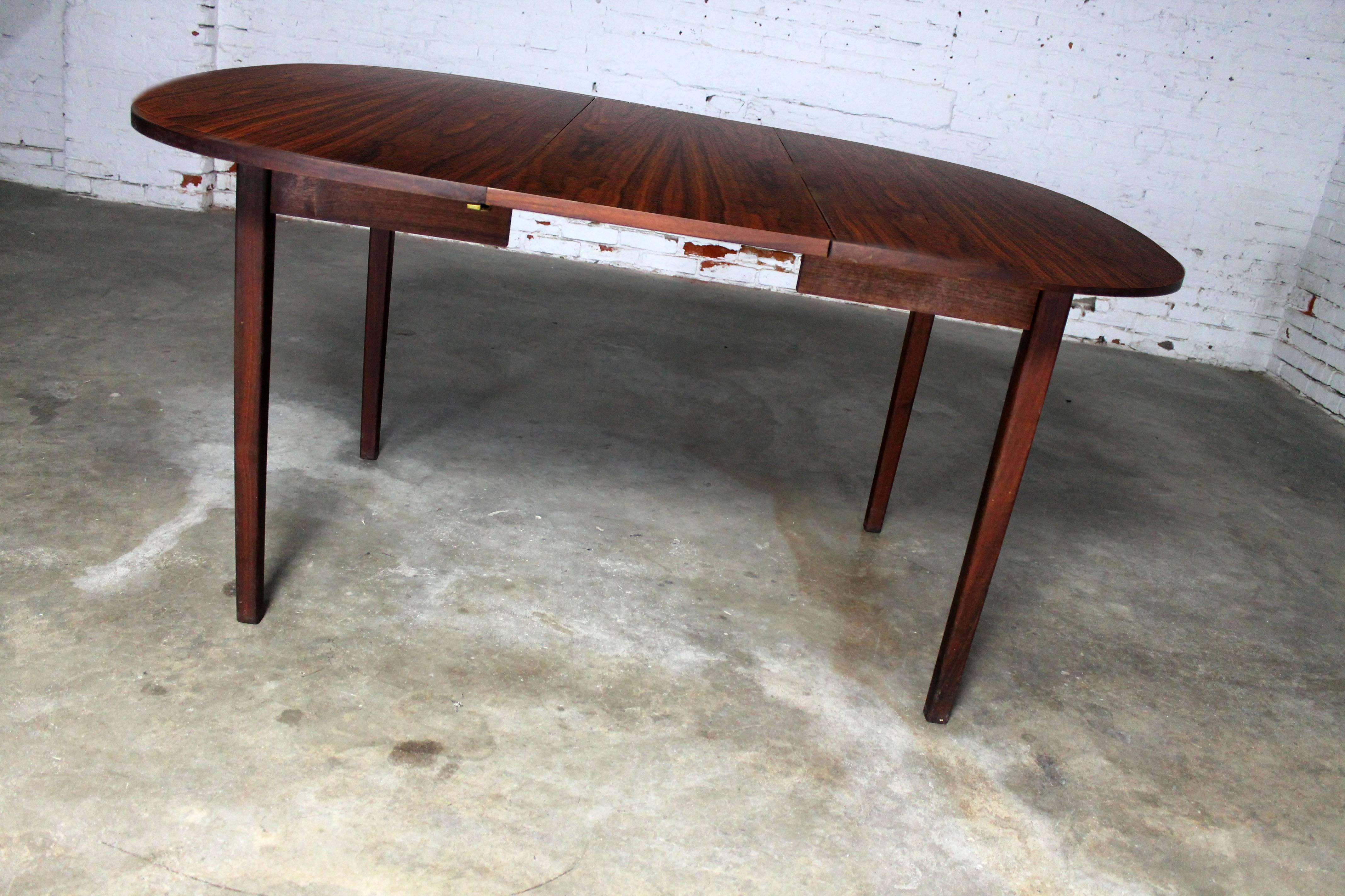 20th Century Rosewood Squircle to Oval Shaped Expanding Dining Table, Mid-Century Modern