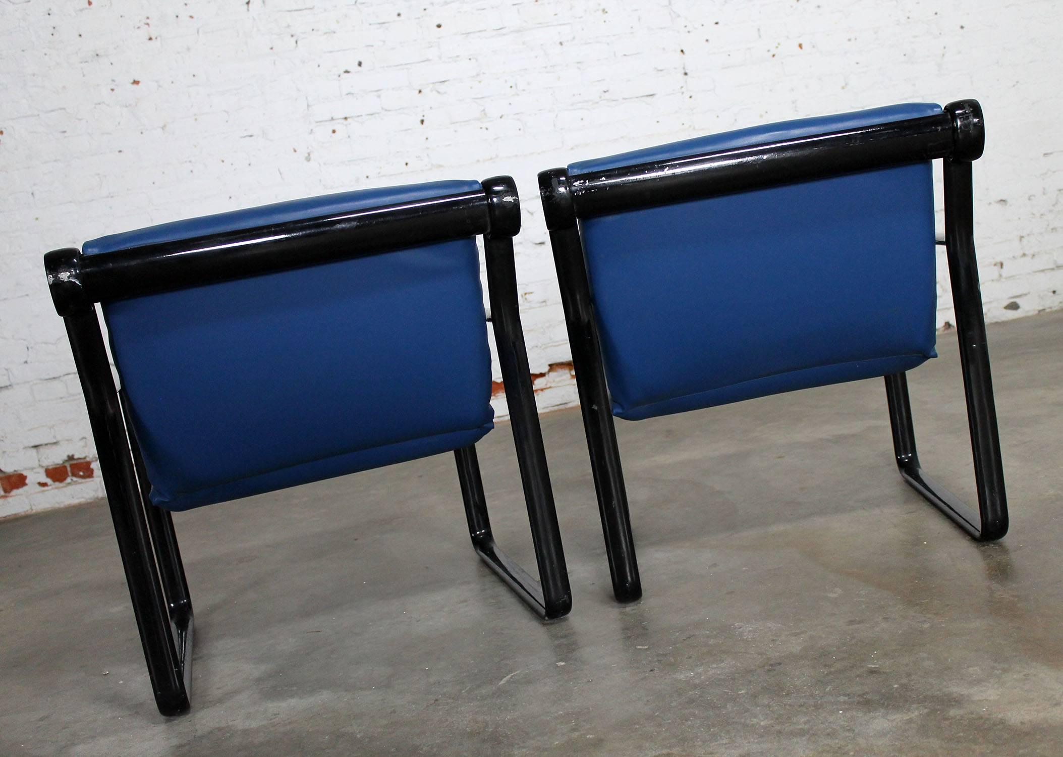 Américain Paire de fauteuils à bretelles Hannah Morrison pour Knoll en noir et bleu en vente