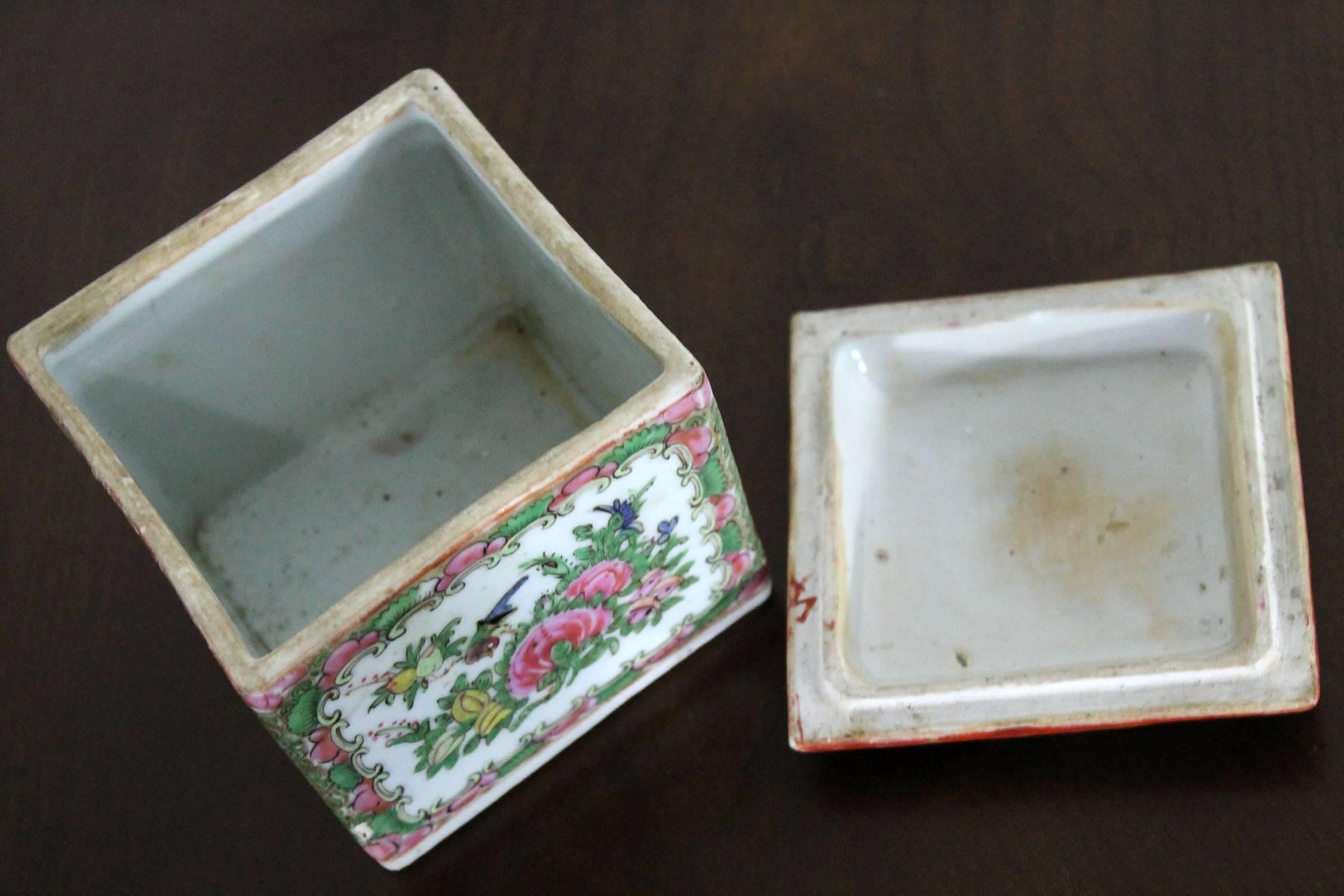 Antique Chinese Qing Rose Medallion Porcelain Square Tea Caddy Box 1
