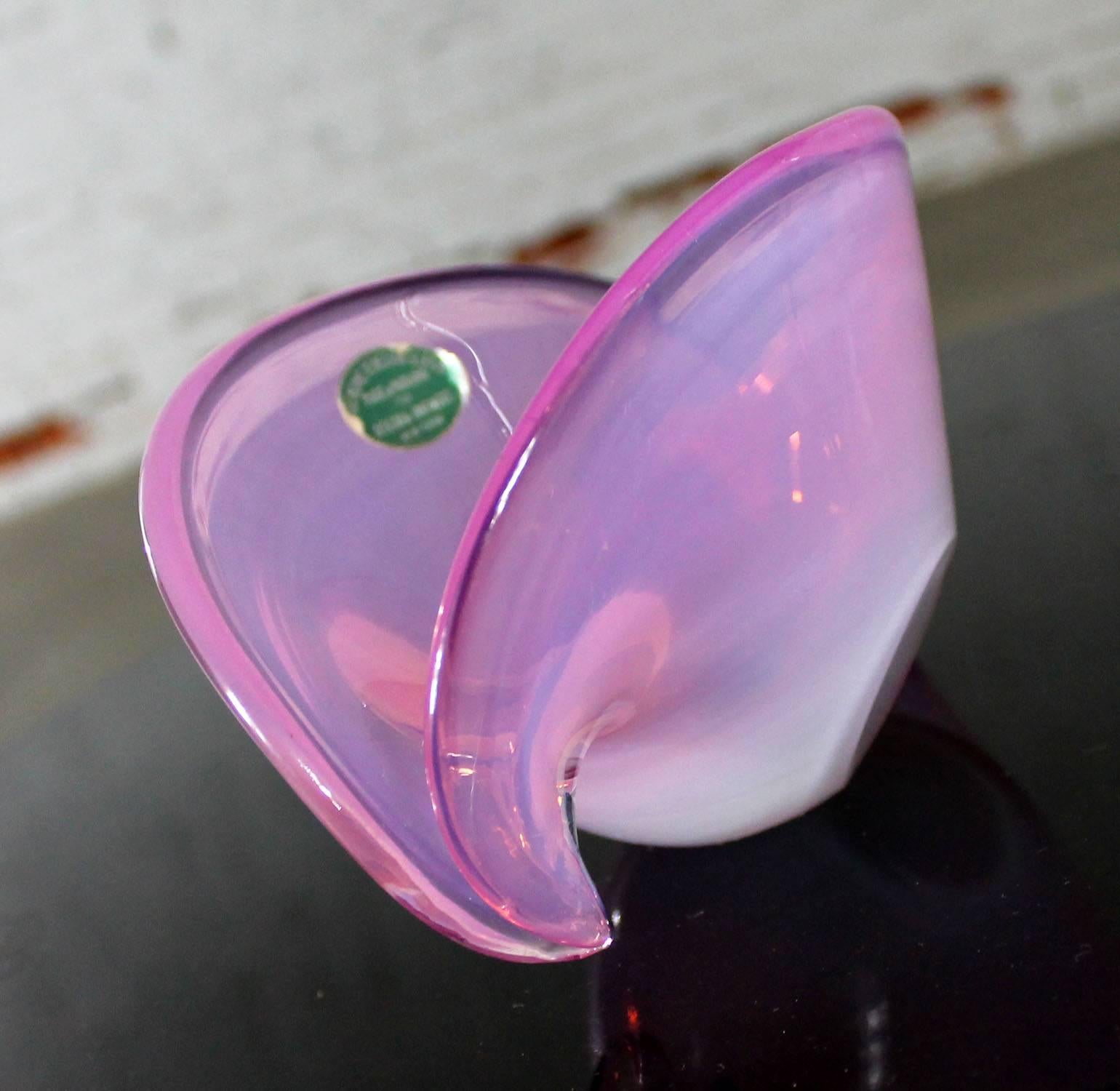 Blown Glass Décora Import Opalescent Pink Clamshell Murano Glass Bowl Mid-Century Modern