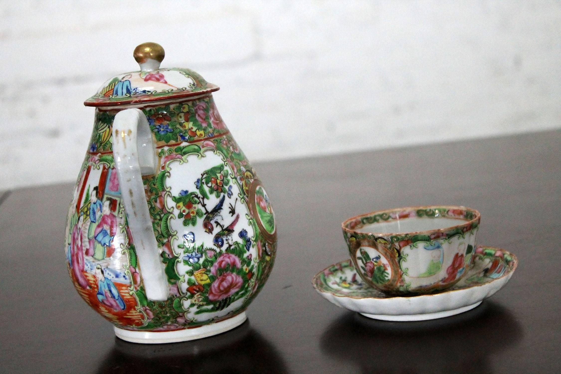 rose medallion teapot