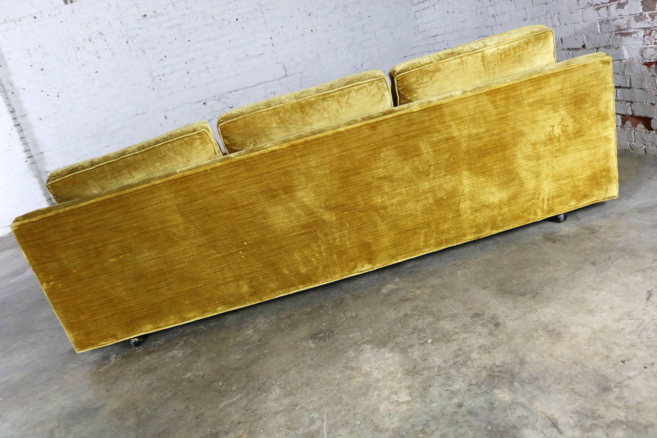 Gold Velvet Lawson Style Three-Cushion Sofa Vintage Mid-Century Modern In Good Condition In Topeka, KS