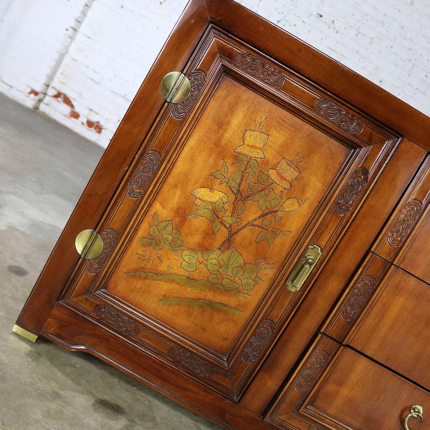 Beautiful Asian inspired credenza, buffet or chest of drawers from Bernhardt Furniture’s Flair Division’s Shibui Collection, circa 1970s–1980s this piece is in wonderful vintage condition. There are some small pinholes in the finish on the righthand