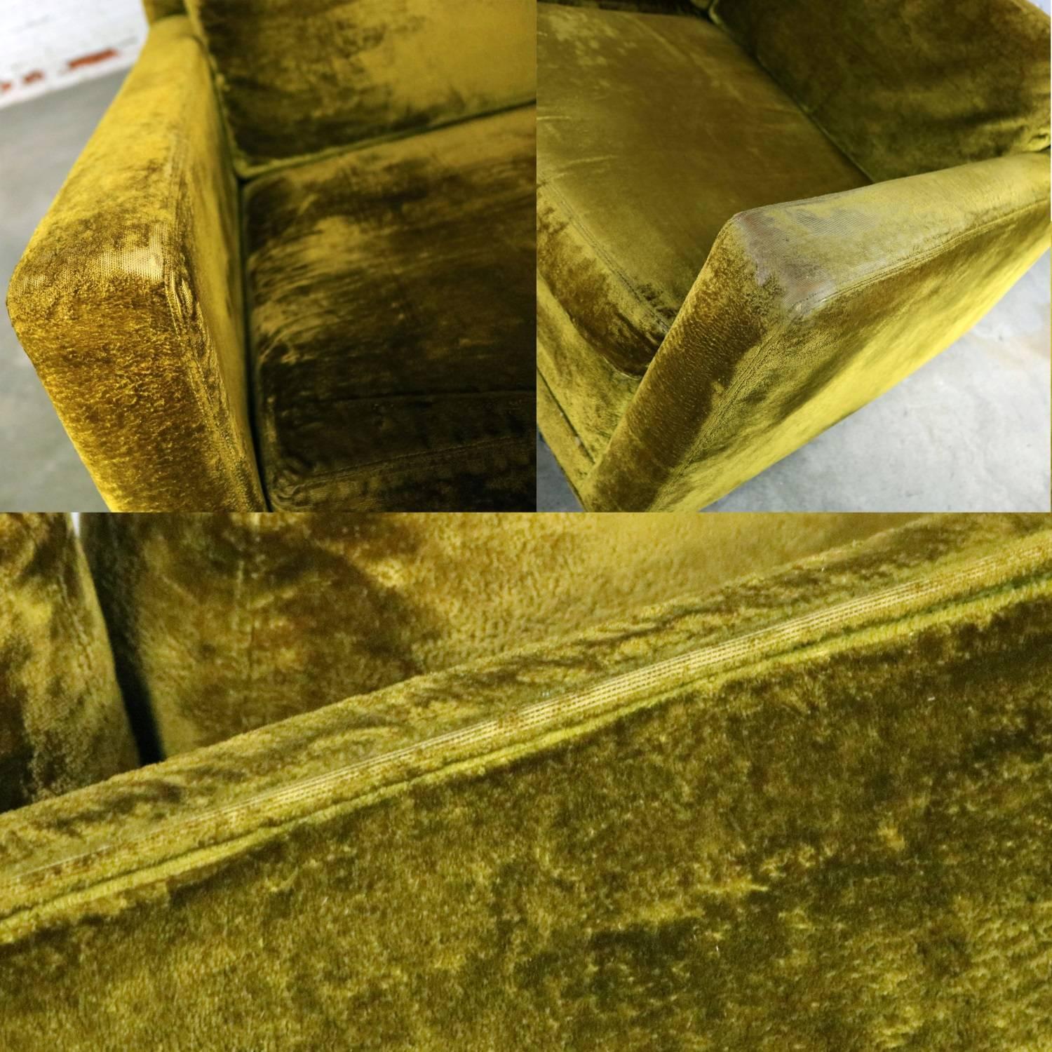 Green Velvet Lawson Style Three-Cushion Sofa Vintage, Mid-Century Modern 2
