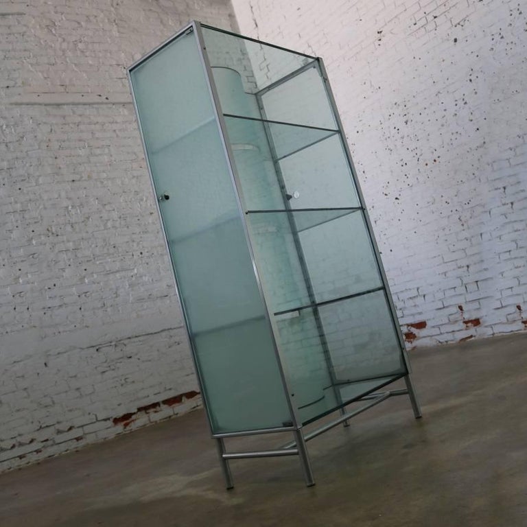 Dual Sided Glass and Metal Enclosed Display Vitrine Étagère