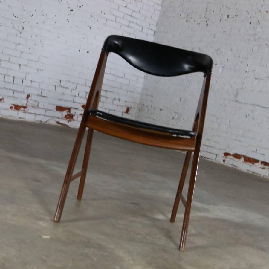 Unknown Frame Scandinavian Modern Side Chair Manner of Kai Kristiansen Compass Chair