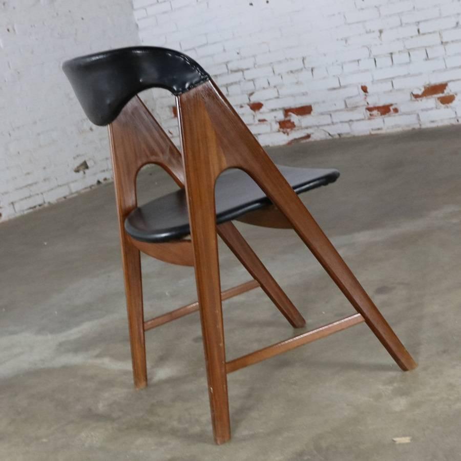 Faux Leather Frame Scandinavian Modern Side Chair Manner of Kai Kristiansen Compass Chair