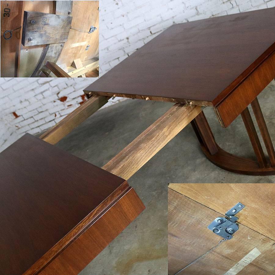 Walnut Architectural Modern Dining Table by Morris of California, Mid-Century Modern