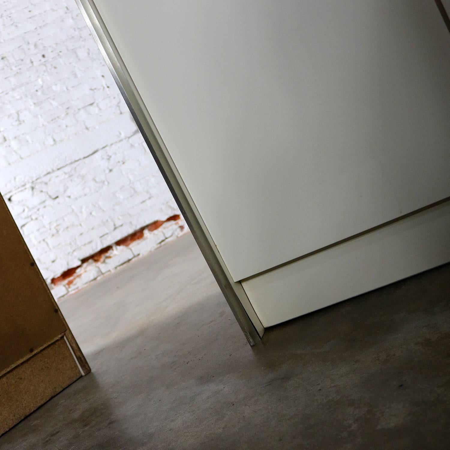 Mid-Century Modern White Laminate Wall Unit Bookcase Display Cabinets, a Pair In Fair Condition In Topeka, KS