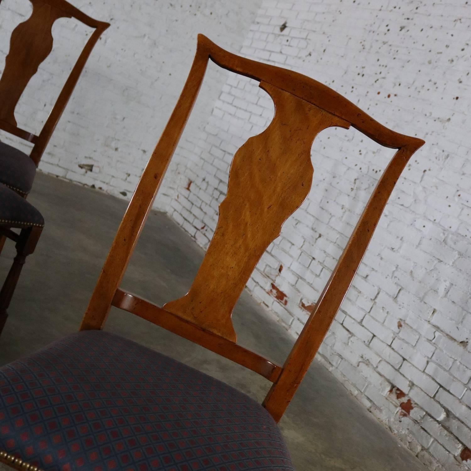 Six Baker Chippendale Style Dining Chairs with Solid Splat and Turned Front Legs 3