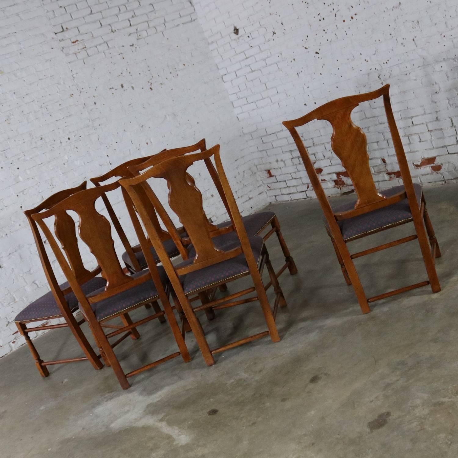Six Baker Chippendale Style Dining Chairs with Solid Splat and Turned Front Legs In Good Condition In Topeka, KS