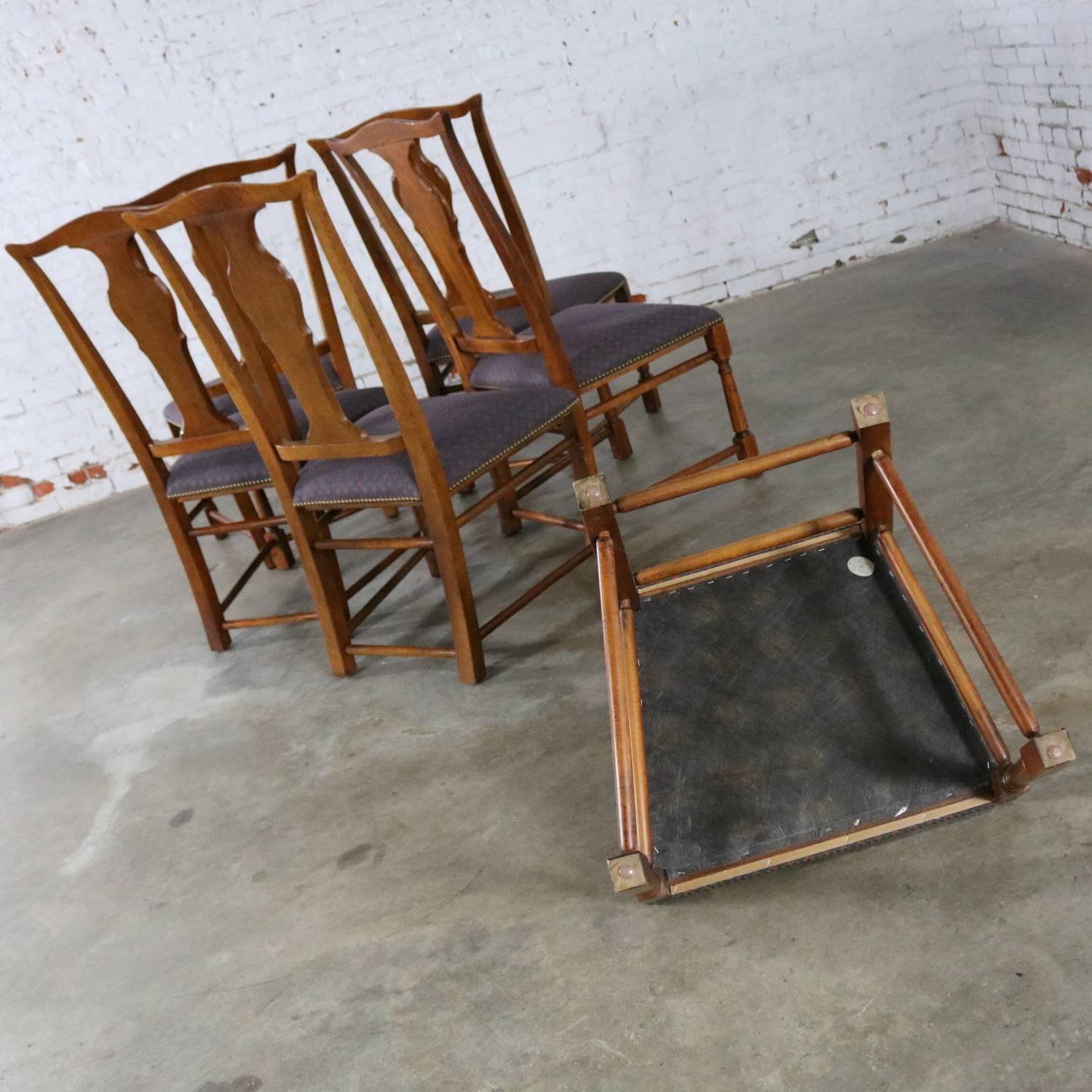 20th Century Six Baker Chippendale Style Dining Chairs with Solid Splat and Turned Front Legs