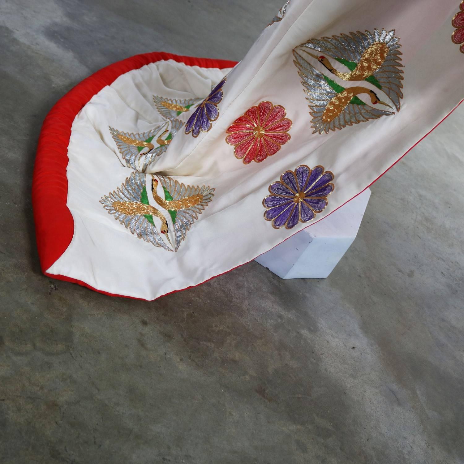 Japanese Silk Embroidered Uchikake Formal Wedding Kimono Vintage 3